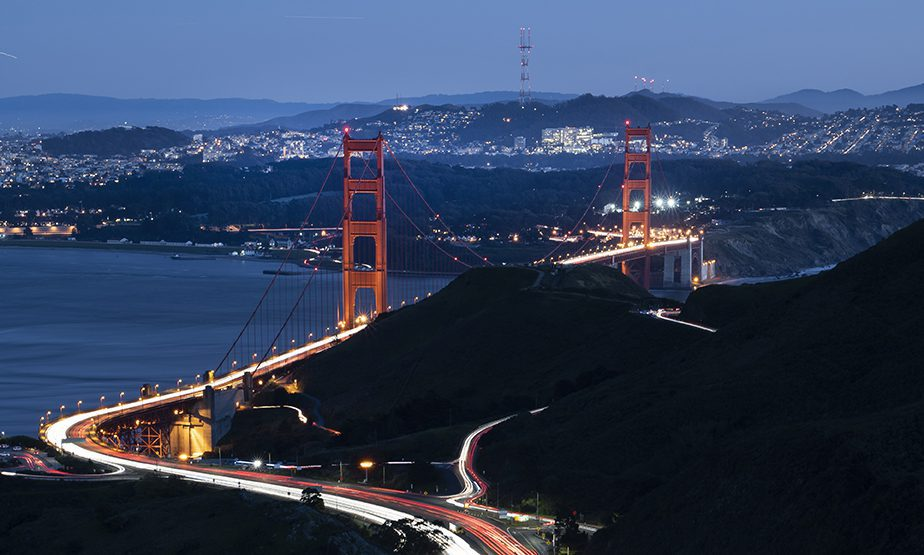 Image of Golden Gate Bridge at dusk